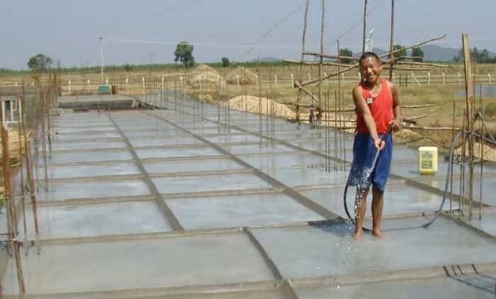 De-shuttering of slab